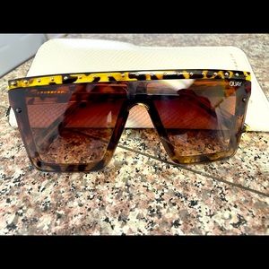 Oversized sunglasses tortoise color
